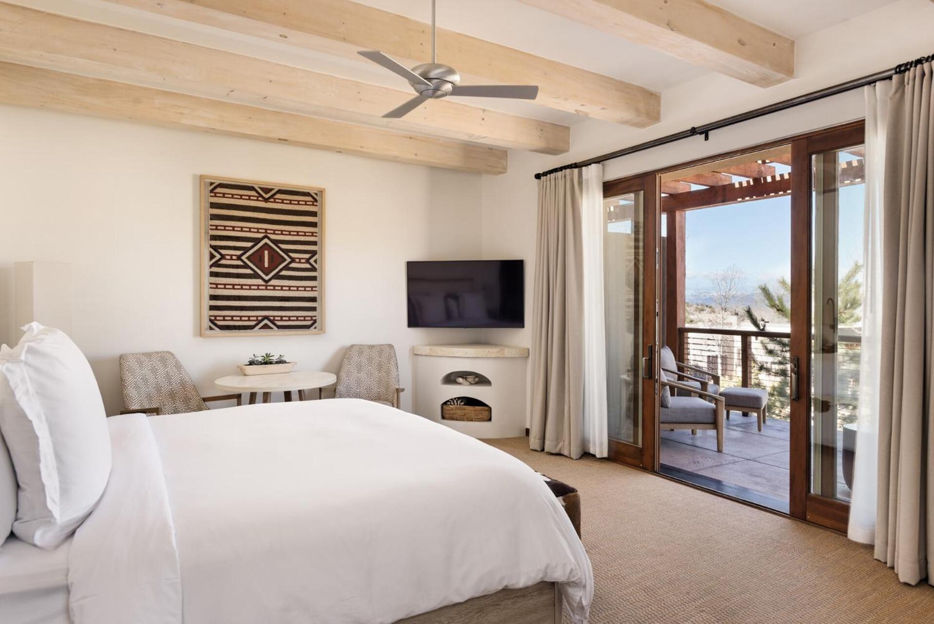 Vista Casita One King Bed