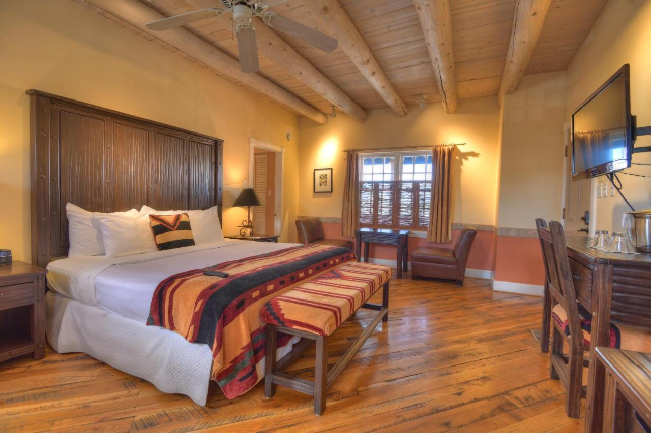 Deluxe King Studio