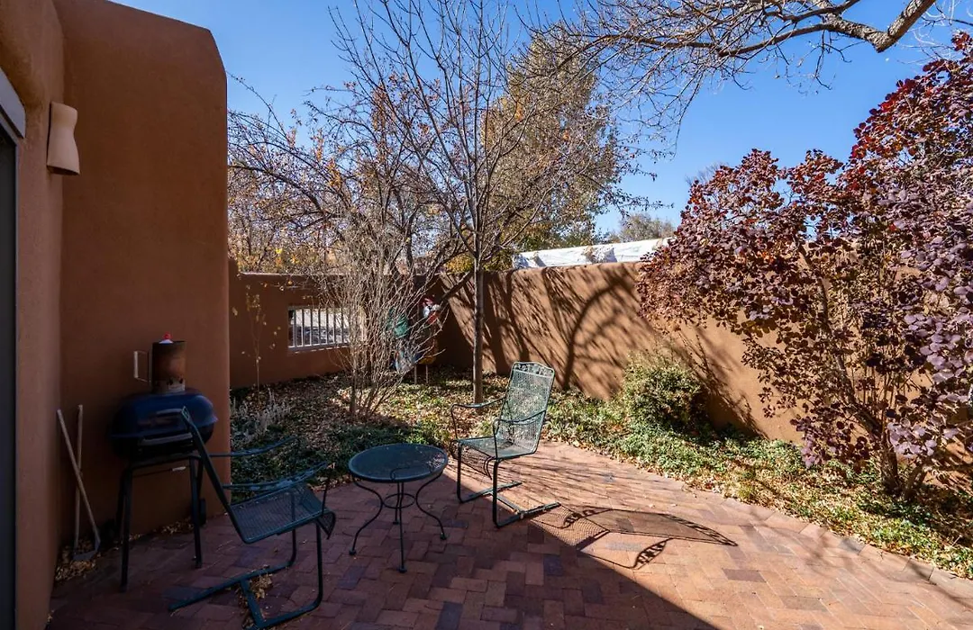 Puertas De Canyon Road-1