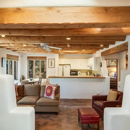 Foothills Retreat- Patios, Rooftop Deck, Quiet, 2Br-2