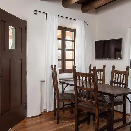 Camino Monte Vista Manor-2