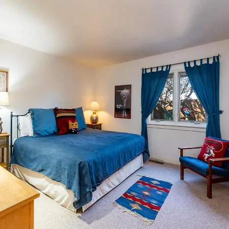 Puertas De Canyon Road-2