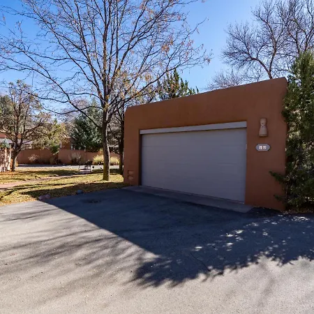 Puertas De Canyon Road-3