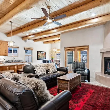 Bonita - Inviting Home, Walk To The Plaza-3