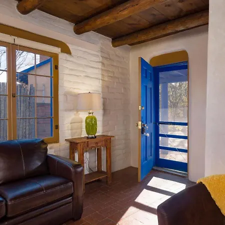 Besos - Walk To The Plaza, Kiva Fireplace-3