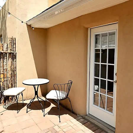 Dos Hermanas Casita 5 Downtown Courtyard Patio-3