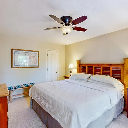Closson Charmer Apt 2-3