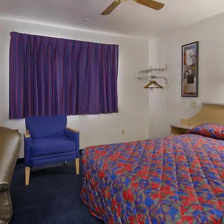 Red Roof Inn Santa Fe-2